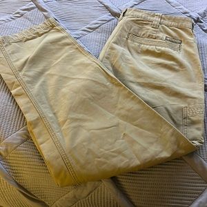 Khacki Columbia  pants very nice and in mint condition